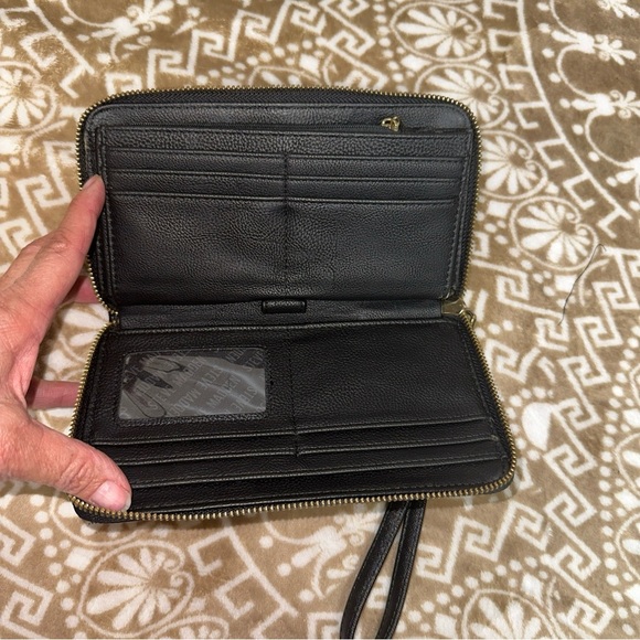Steve Madden Zippy Black Zip Around Organizer Wallet - Picture 5 of 9